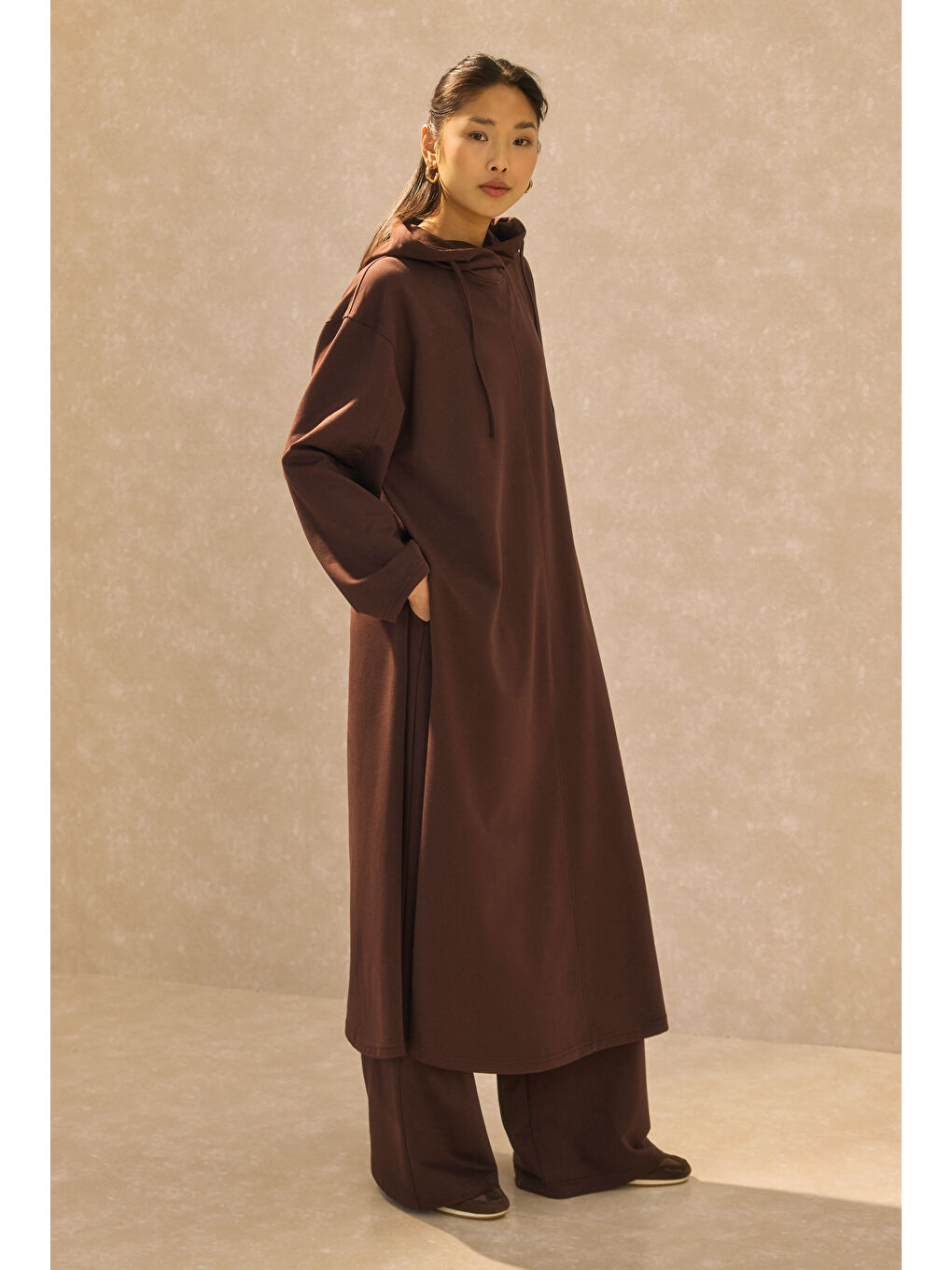 Kahverengi Kapüşonlu Uzun Sweat Bitter