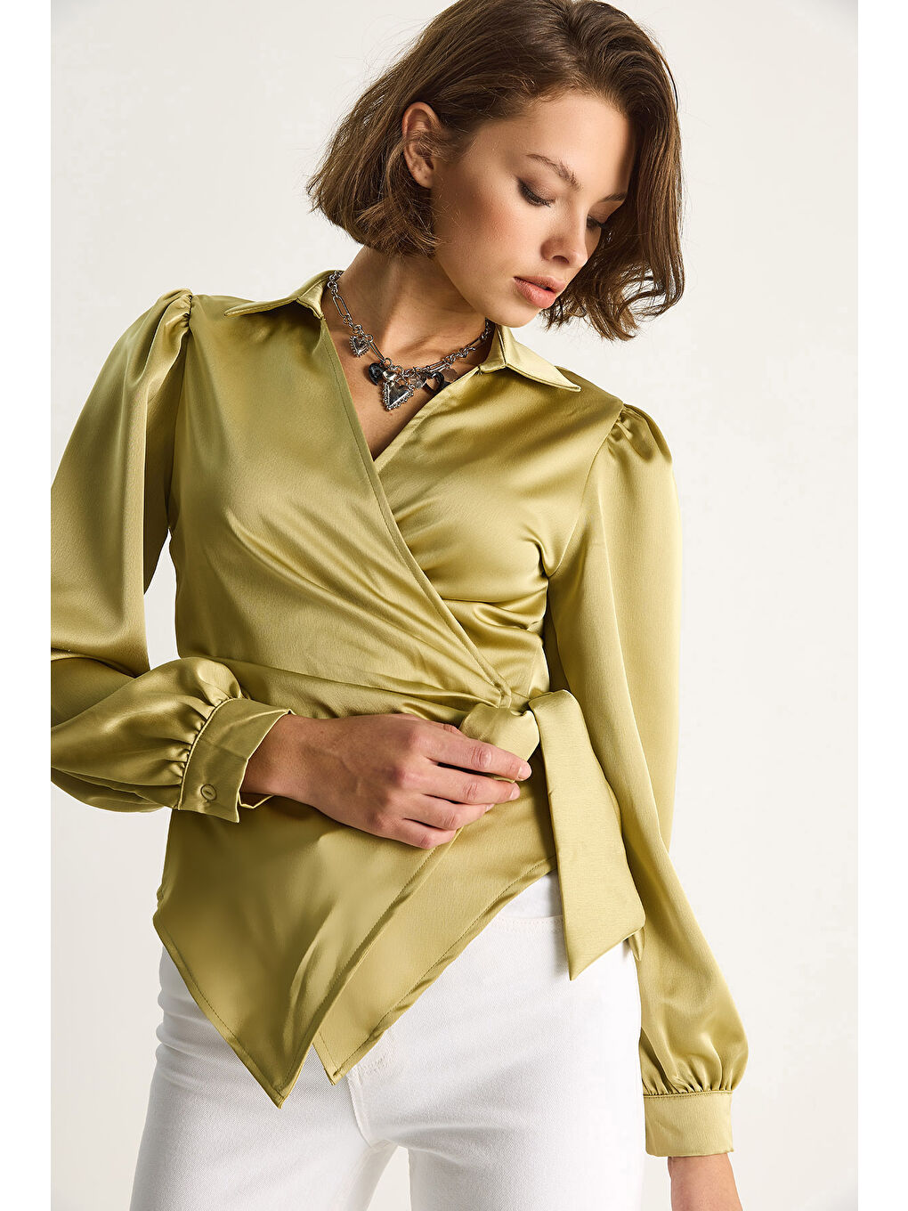 Yeşil Kadın Yandan Baglamalı Saten Bluz-3
