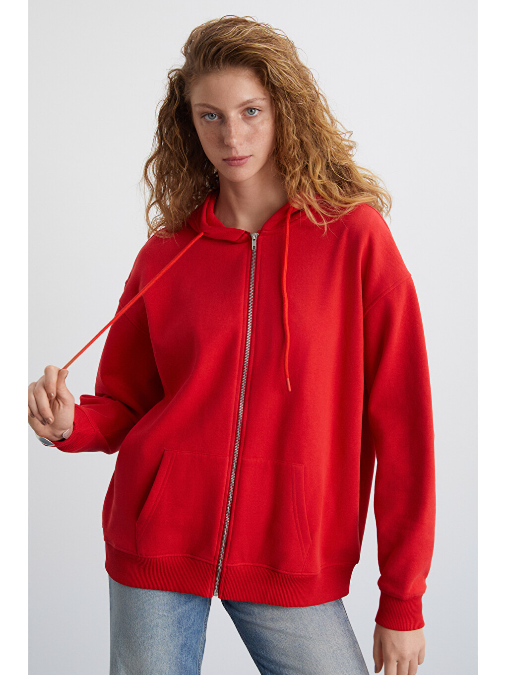 Alena Kadın Oversize Organik Pamuklu Metal Fermuarlı Kapüşonlu İçi Polarlı Kırmızı Sweatshirt