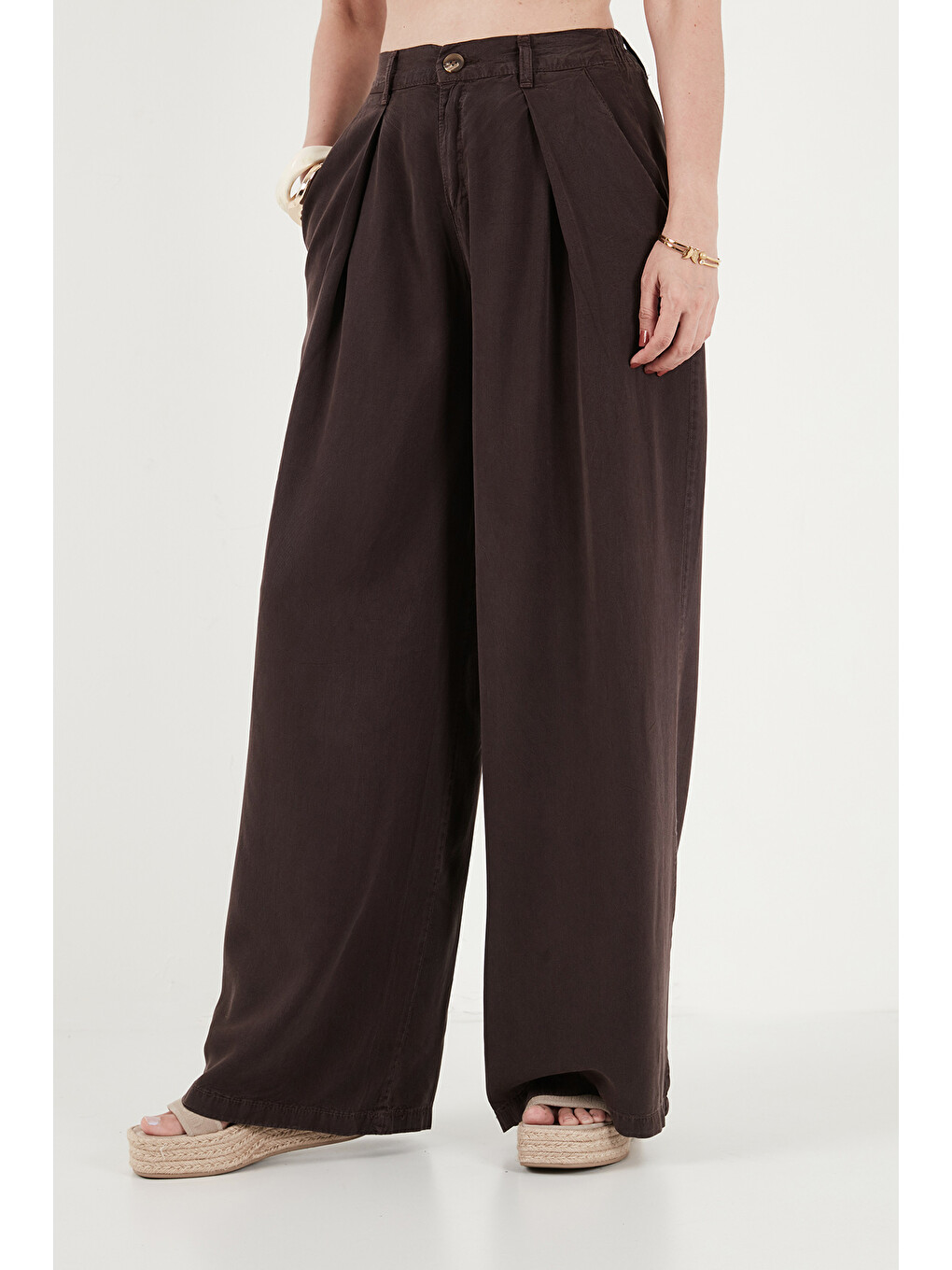 Kahverengi Relaxed Fit Yüksek Bel Geniş Paça Pantolon 668YP5515-4