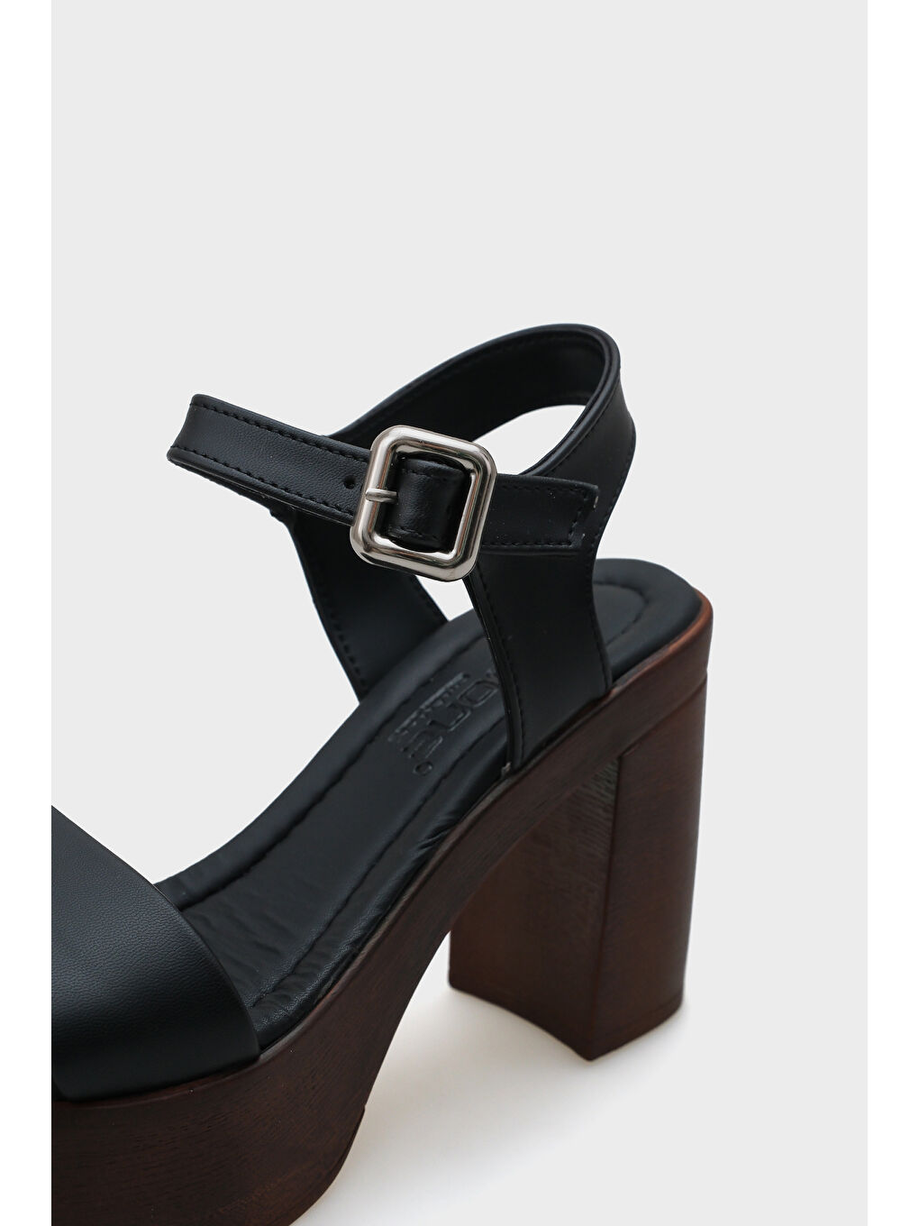 Siyah Dolores Platform Tek Bantlı Kadın Sandalet-3