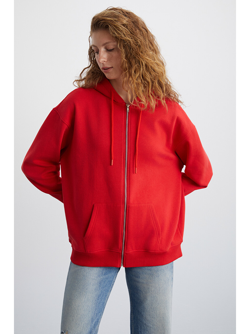 Alena Kadın Oversize Organik Pamuklu Metal Fermuarlı Kapüşonlu İçi Polarlı Kırmızı Sweatshirt-2
