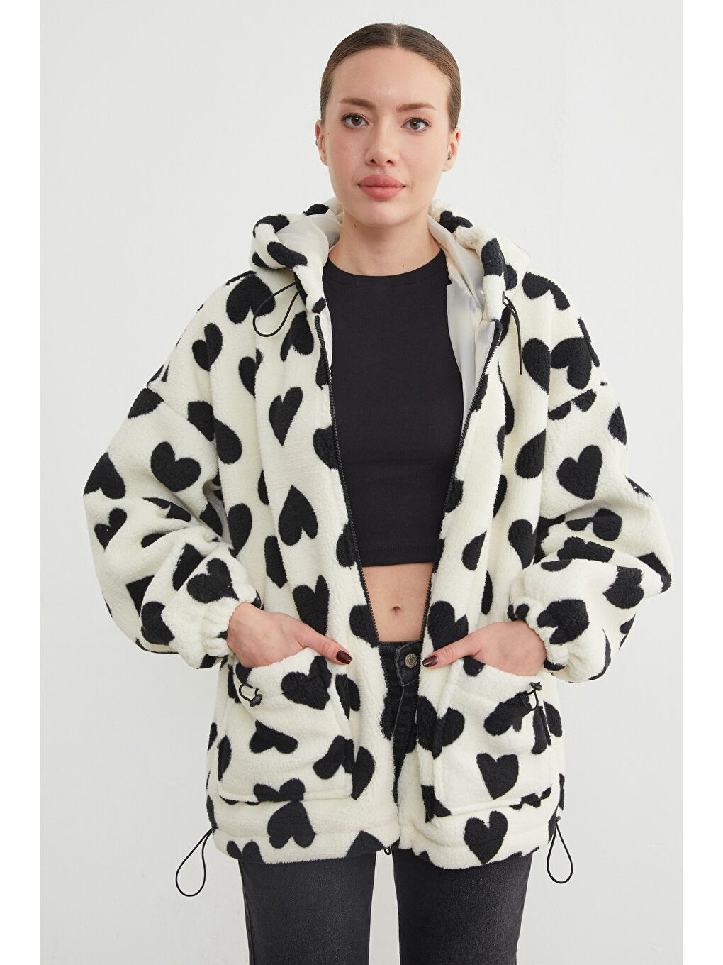 Beyaz Kalp Desenli Pelüş Mont-2