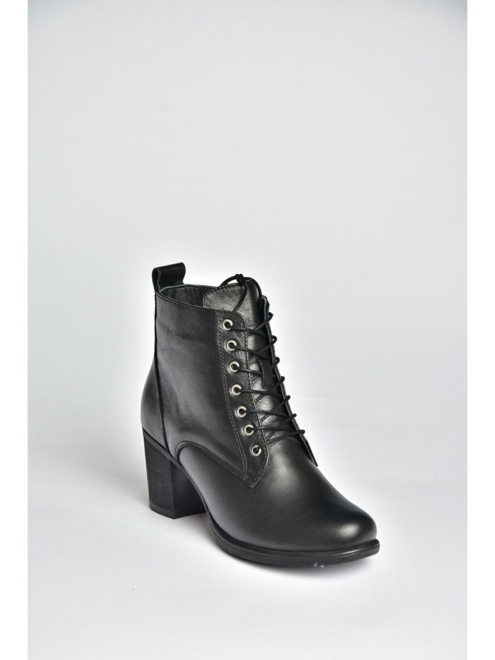 Siyah Kadın Bot V468281603-5