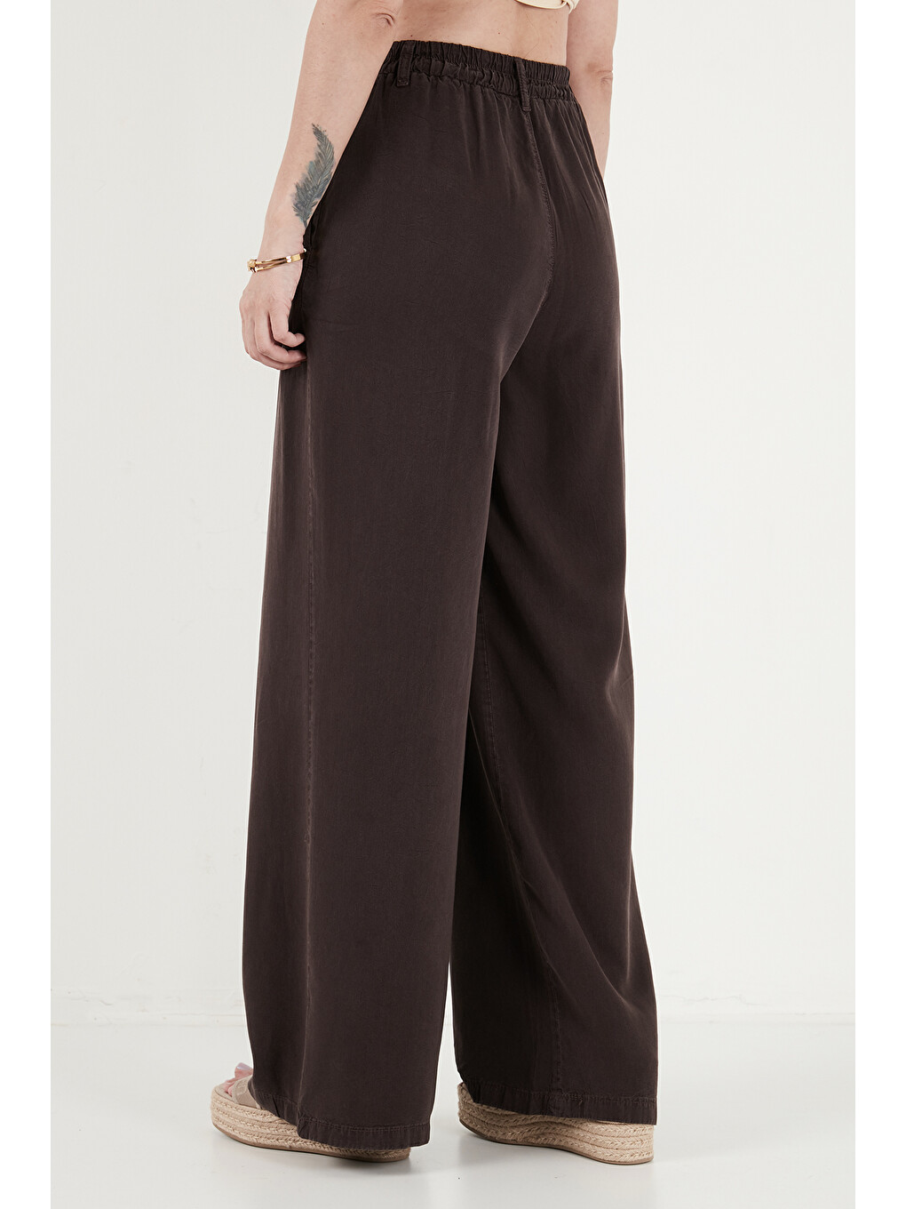 Kahverengi Relaxed Fit Yüksek Bel Geniş Paça Pantolon 668YP5515-5