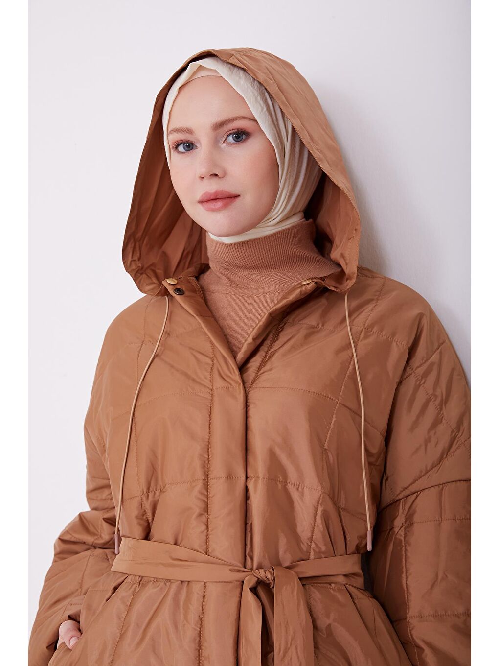 Kahverengi Seyyar Kapüşonlu Kaban 22K7821 Camel-2