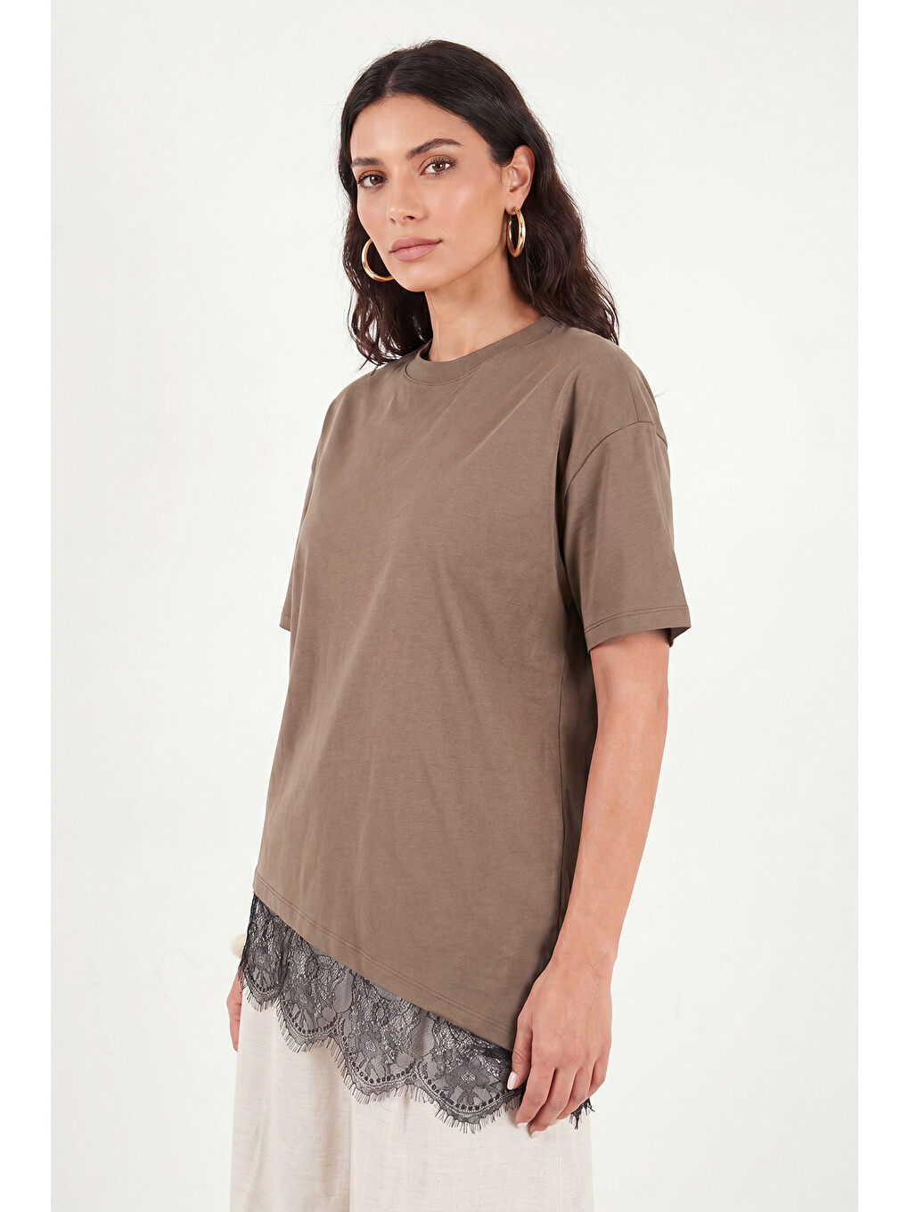 Kahverengi Pamuklu Kontrast Dantel Panelli Salaş Bisiklet Yaka T Shirt 5866992-3