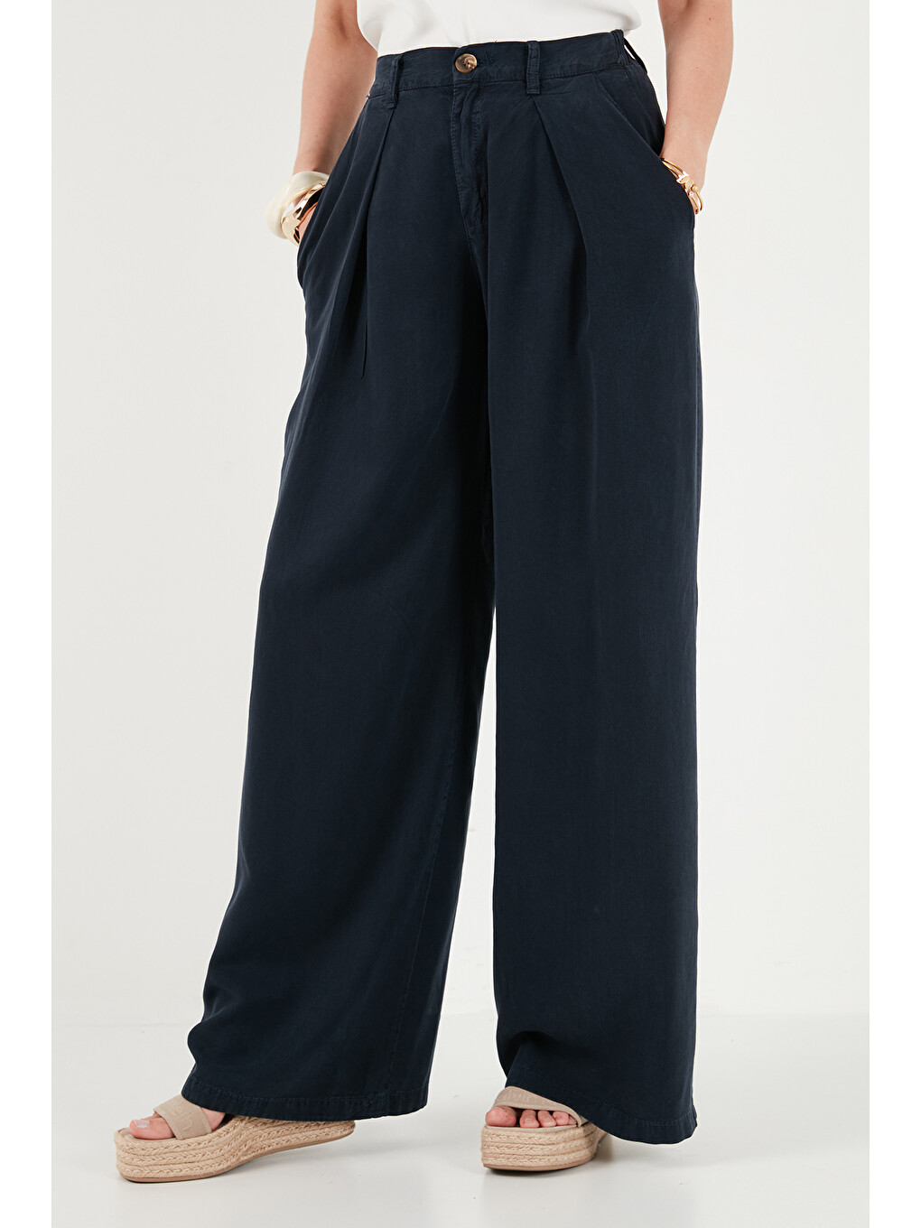 Lacivert Relaxed Fit Yüksek Bel Geniş Paça Pantolon 668YP5515-3