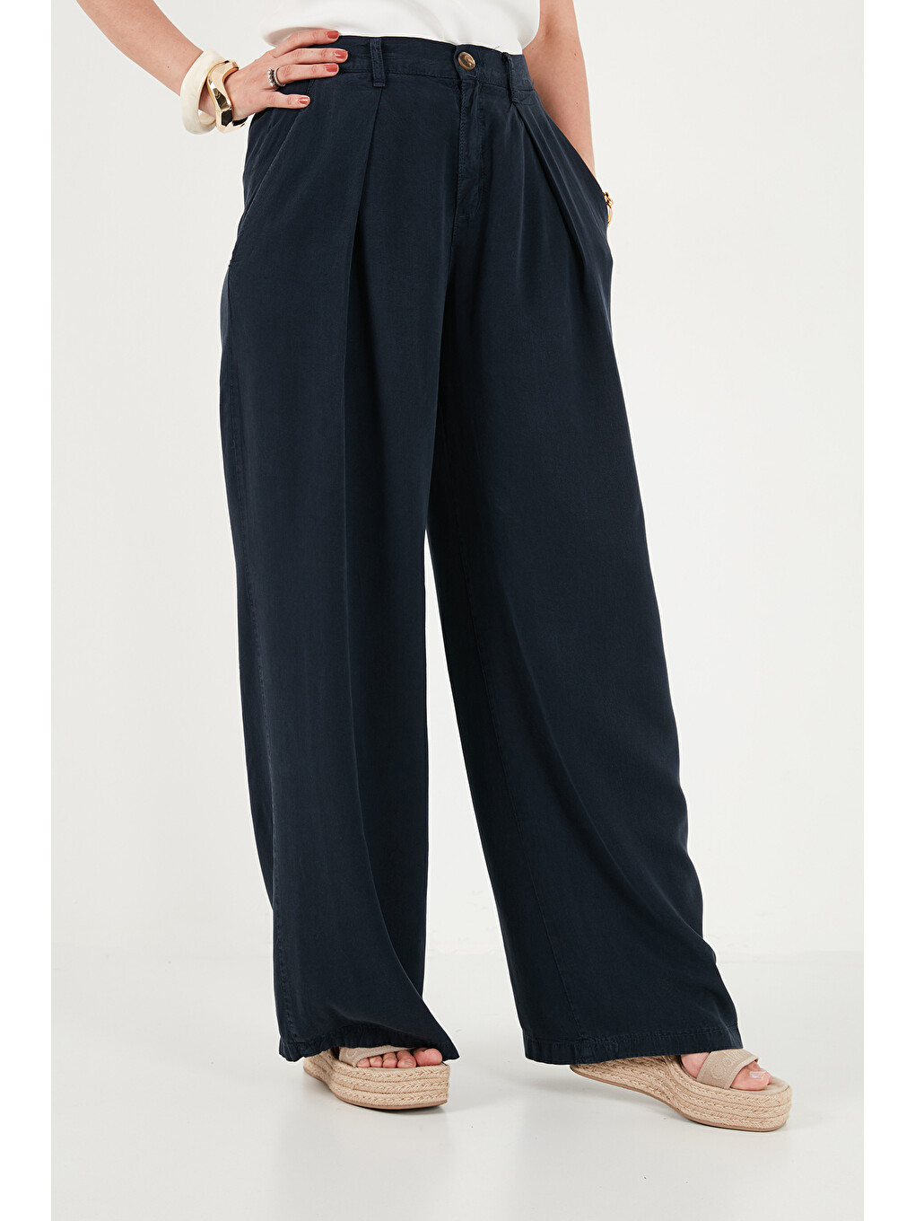 Lacivert Relaxed Fit Yüksek Bel Geniş Paça Pantolon 668YP5515-4