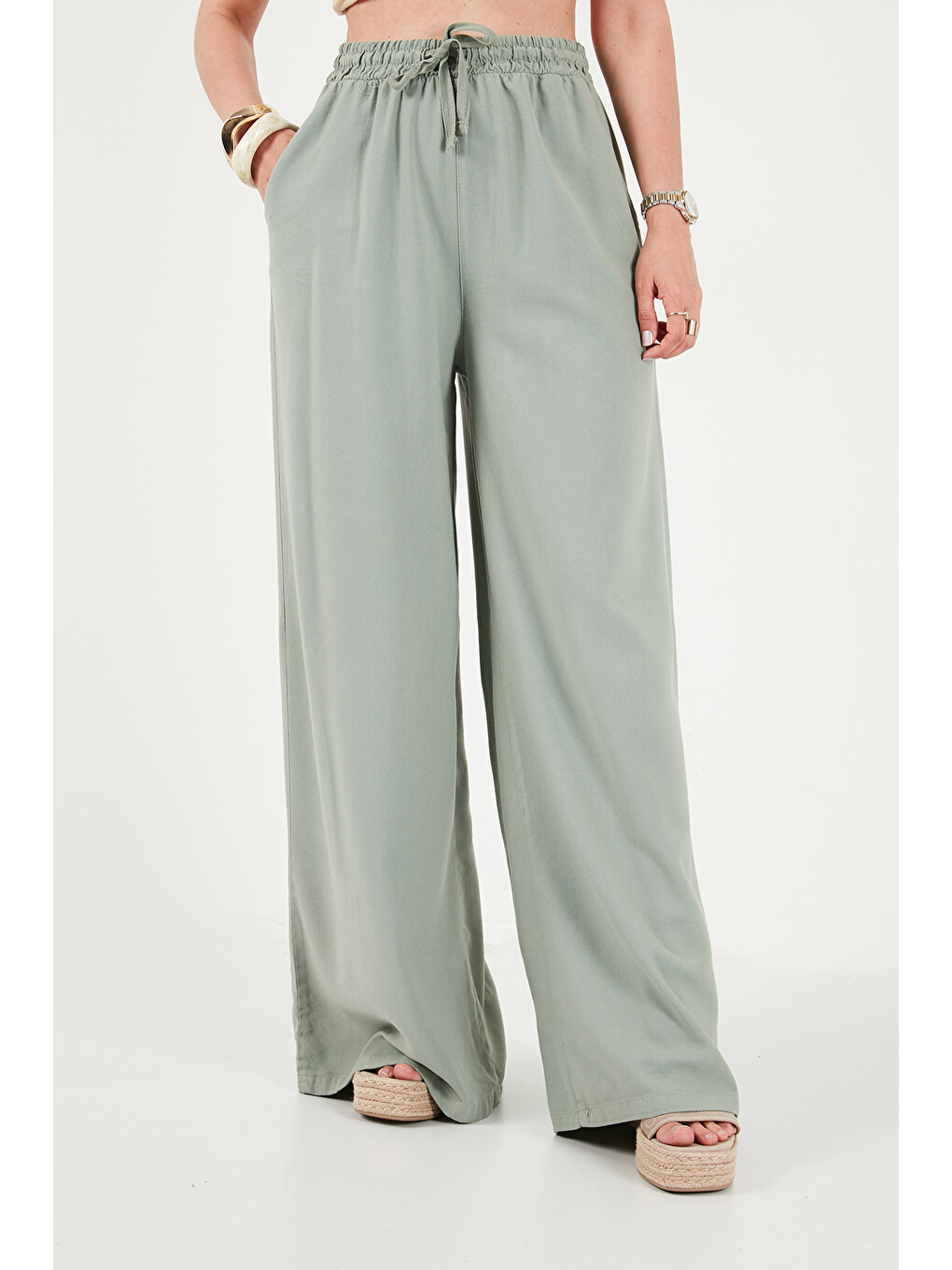 Haki Pamuklu Relaxed Fit Yüksek Bel Geniş Paça Pantolon 668yp5559-1