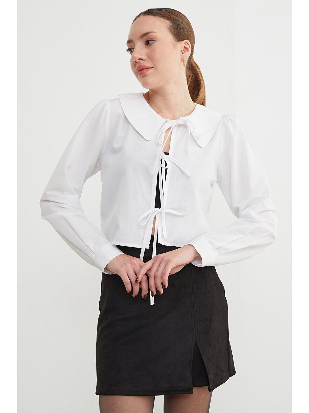 Beyaz Bebe Yaka Önden Bağlamalı Crop Bluz-2