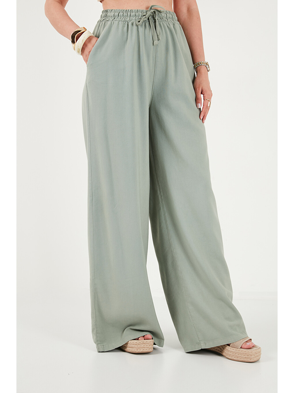 Haki Pamuklu Relaxed Fit Yüksek Bel Geniş Paça Pantolon 668yp5559-4