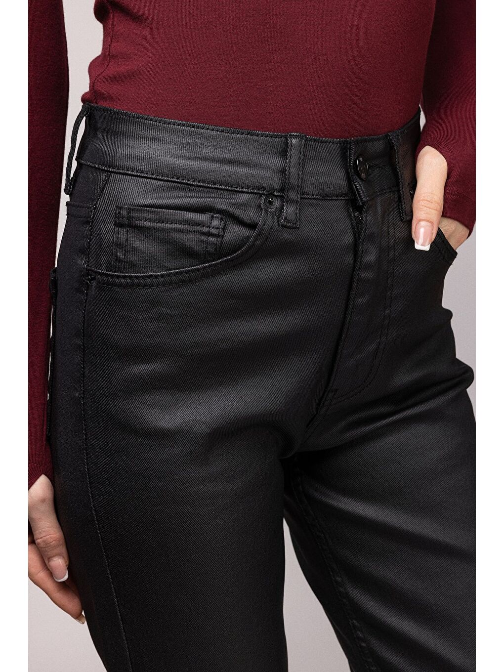 Siyah Kadın Mumlu (Waxed) Yüksek Bel Düz Kesim Elastanlı Jean Pantolon - Tam Kalıp-4