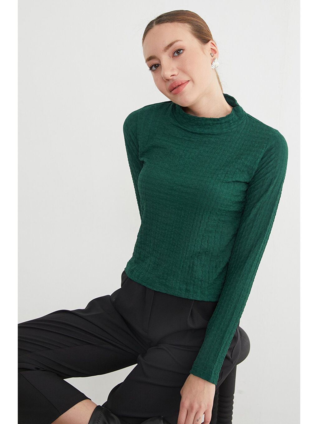 Yeşil Dik Yaka Bürümcük Kumaş Bluz