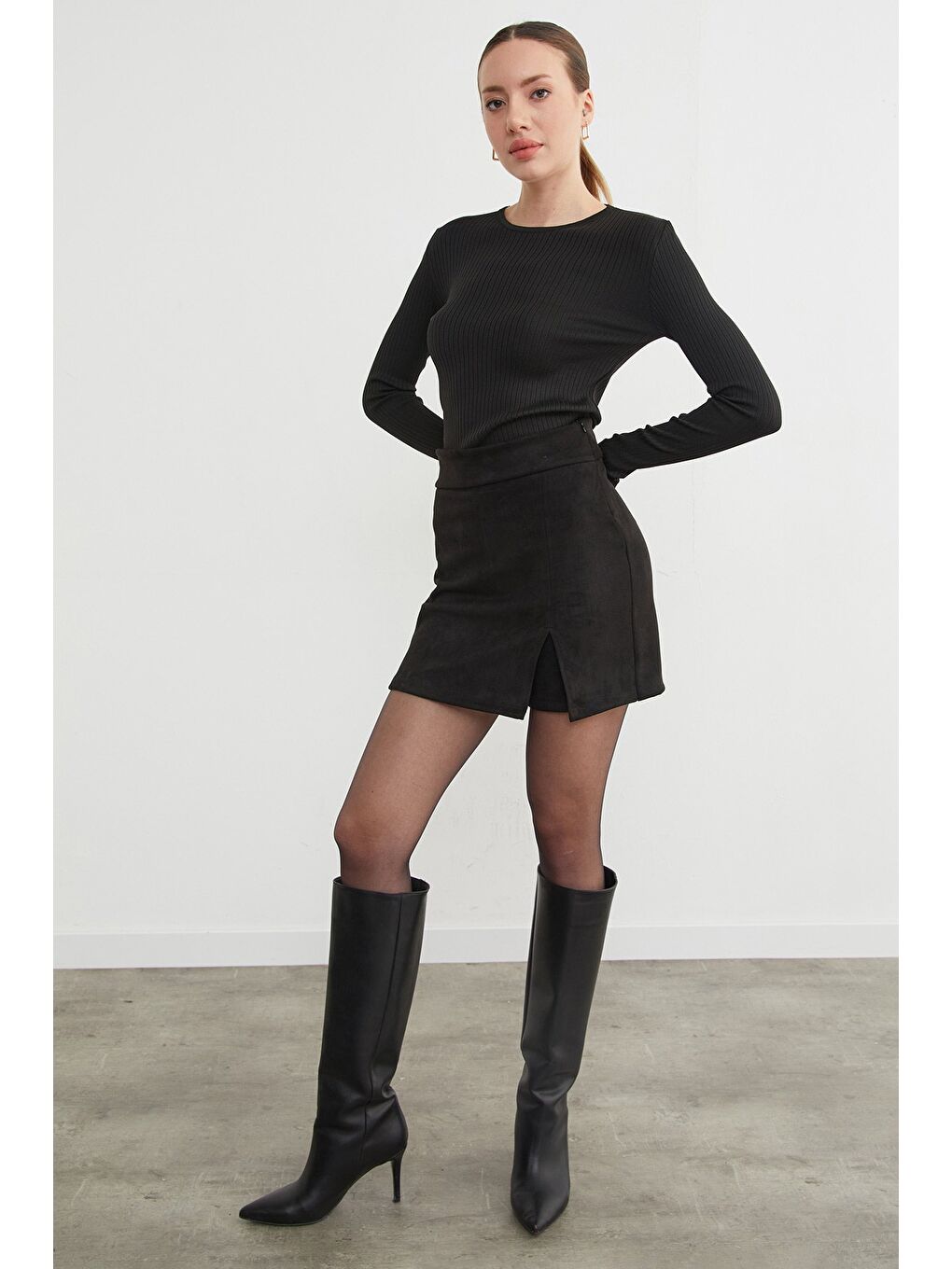 Siyah Fitilli Bisiklet Yaka İnce Triko Kazak-3