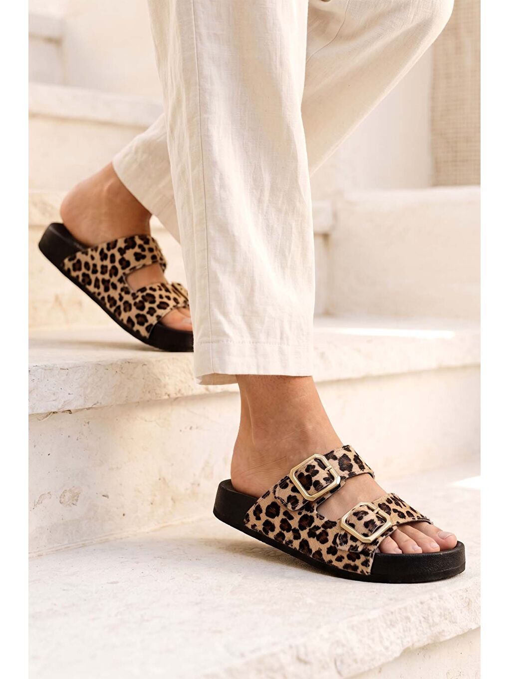 Kahverengi Gold Toka Detay Leopar Kadın Terlik 1007-Z007 Camel-2