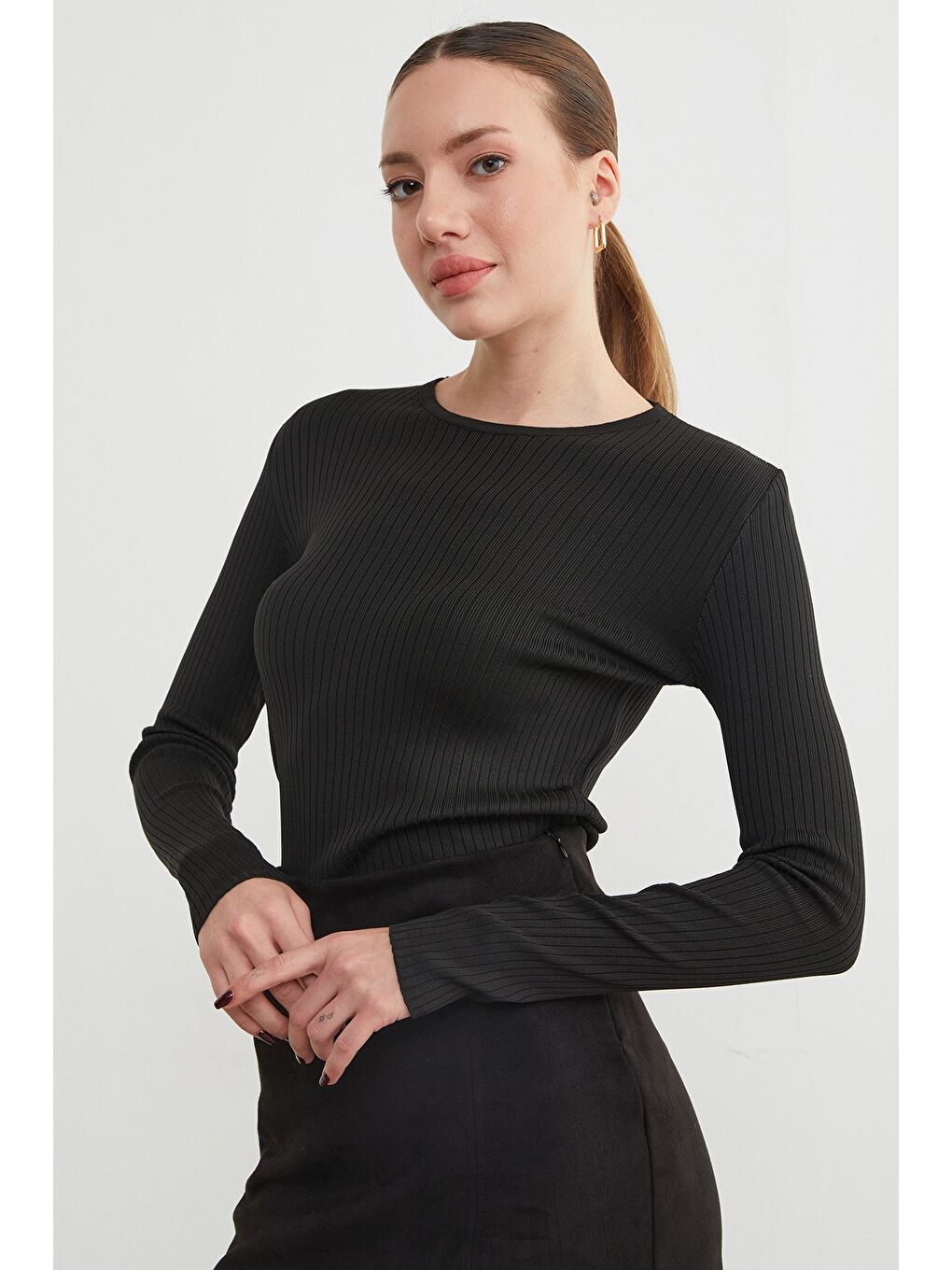 Siyah Fitilli Bisiklet Yaka İnce Triko Kazak-4