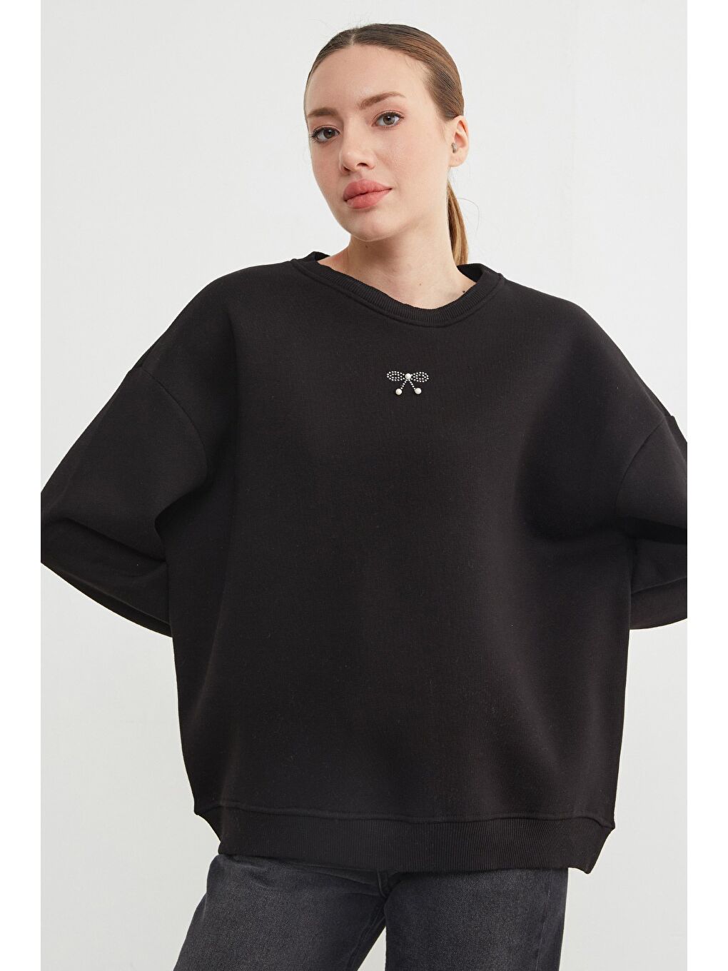 Siyah 3 İplik Kurdele Taşlı İncili Sweatshirt