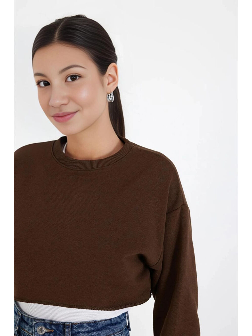 Kadın Kahverengi Basic Bisiklet Yaka Uzun Kollu Crop Sweatshirt HZL24W-ZK11351-2