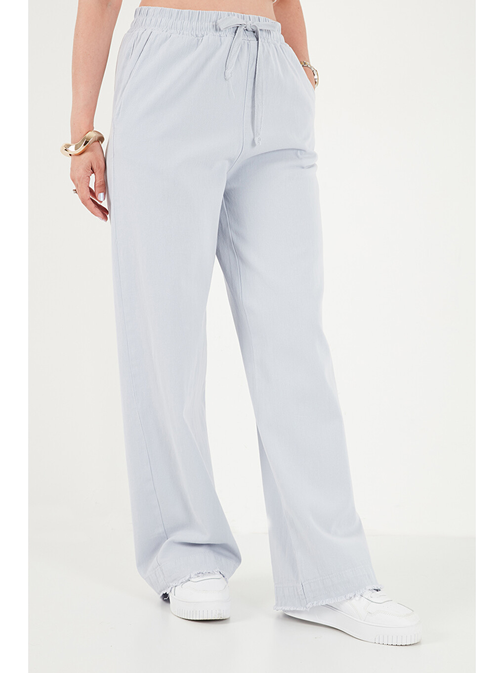 Mavi Pamuklu Belden Bağlamalı Yüksek Bel Geniş Paça Cepli Regular Fit Kadın Pantolon 668yp4760-4
