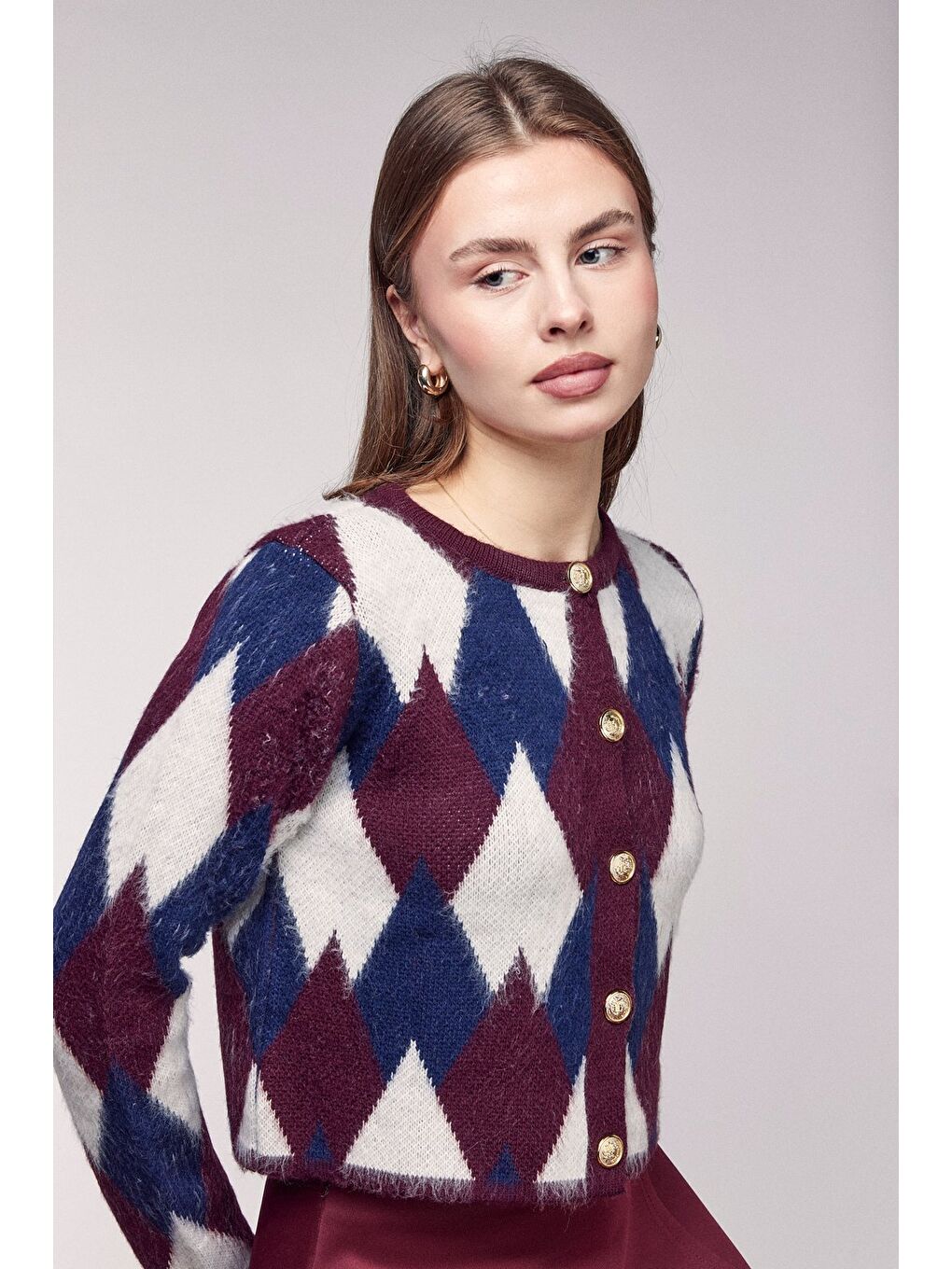 Bordo Yumuşak Dokulu Renk Blok Baklava Desenli Düğmeli Crop Hırka-1