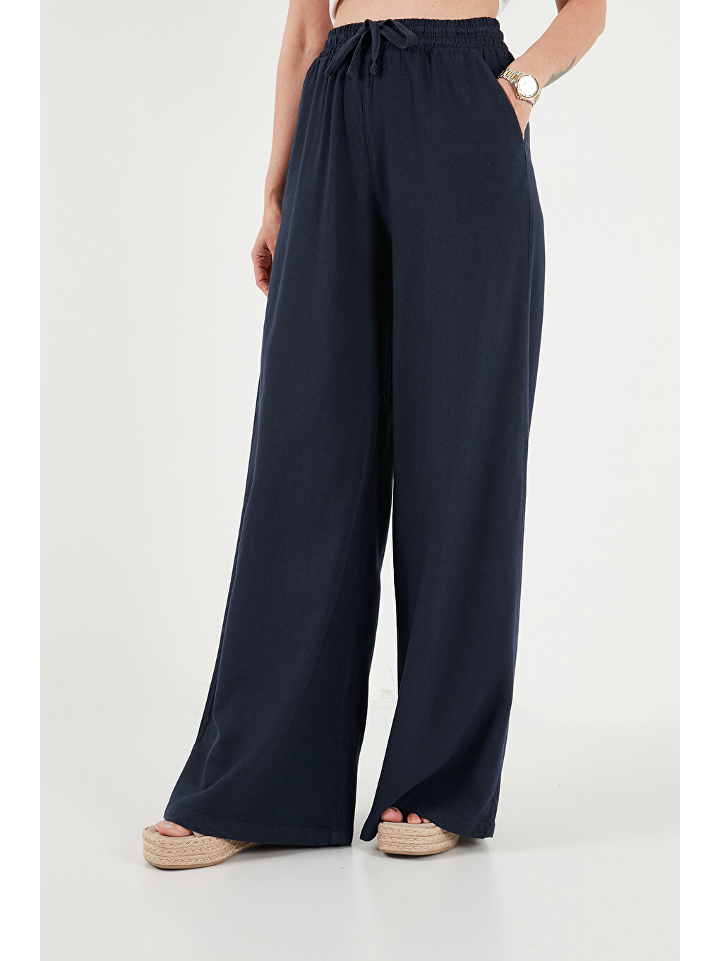 Lacivert Pamuklu Relaxed Fit Yüksek Bel Geniş Paça Pantolon 668yp5559-3