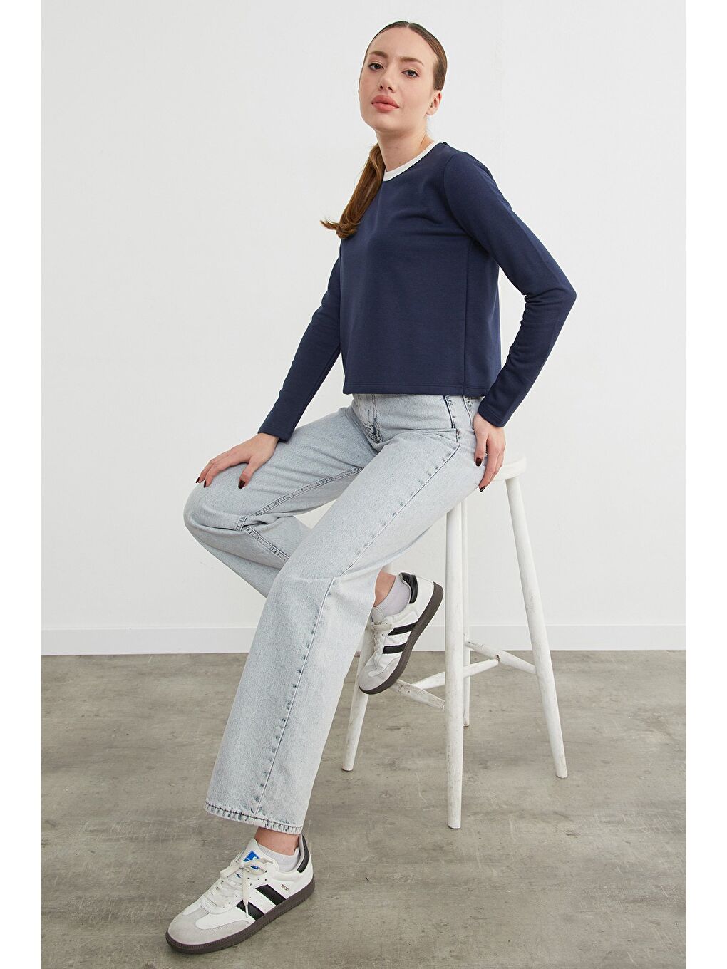 Lacivert 3 İplik Şardonsuz Yakası Ribanalı Sweatshirt-1