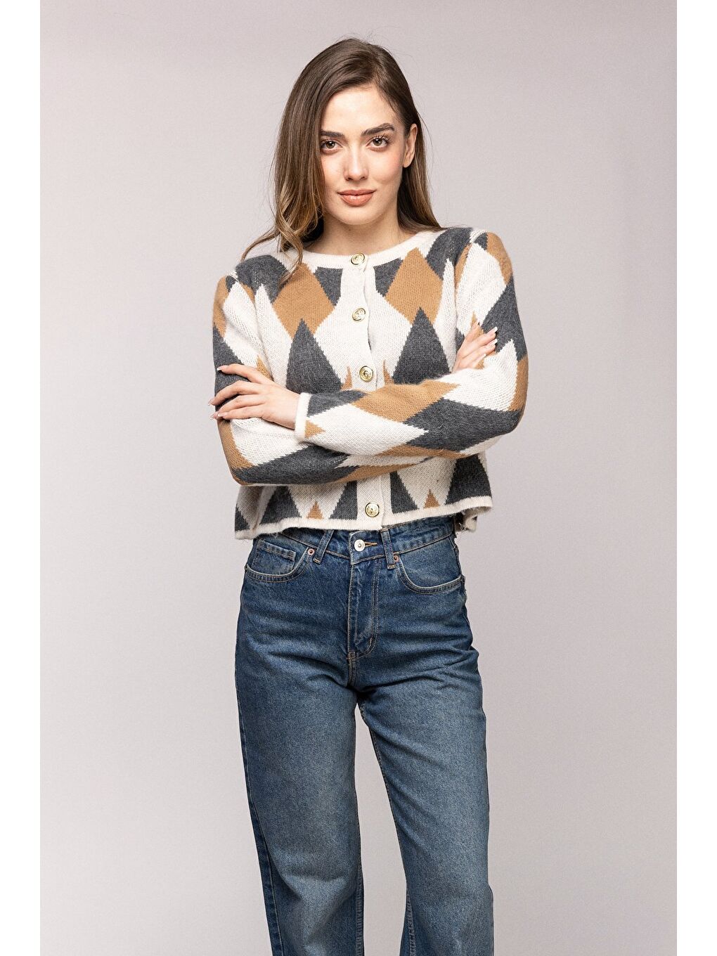 Beyaz Ekru Yumuşak Dokulu Renk Blok Baklava Desenli Düğmeli Crop Hırka-2