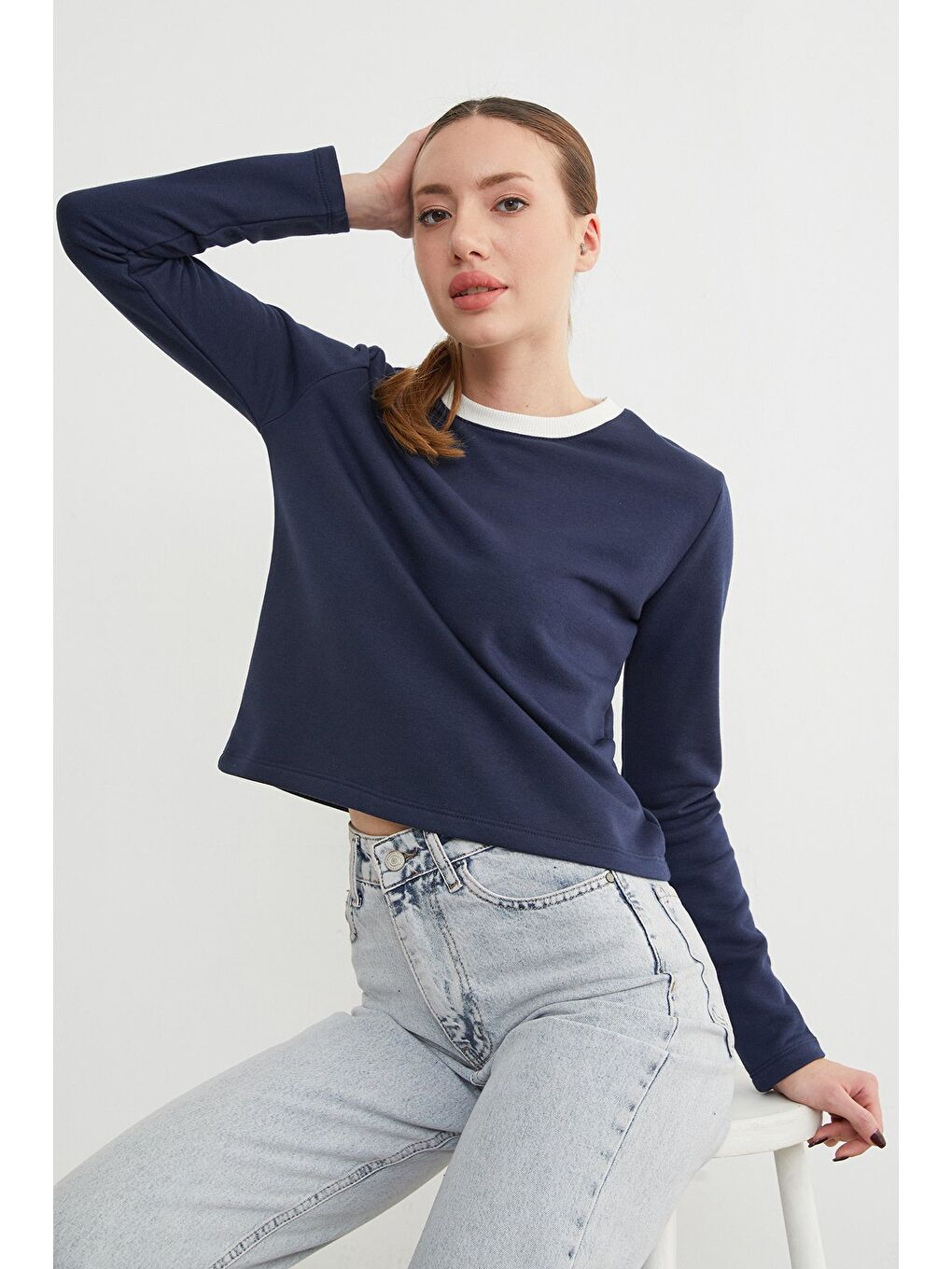 Lacivert 3 İplik Şardonsuz Yakası Ribanalı Sweatshirt-2