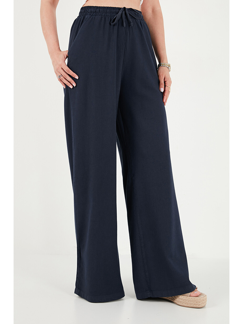 Lacivert Pamuklu Relaxed Fit Yüksek Bel Geniş Paça Pantolon 668yp5559-4