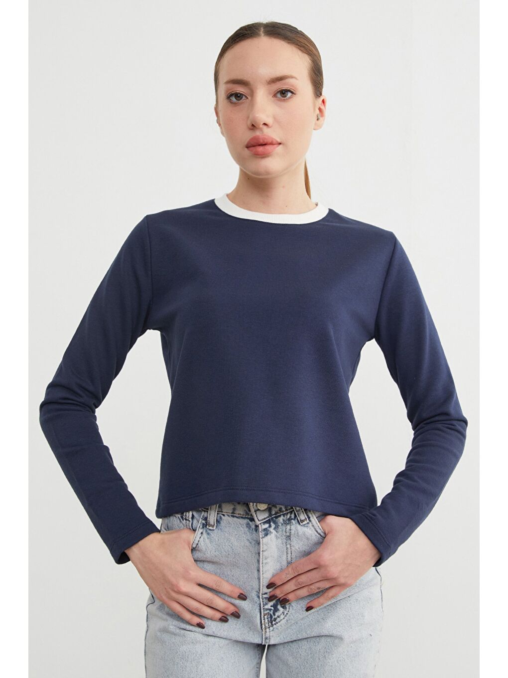 Lacivert 3 İplik Şardonsuz Yakası Ribanalı Sweatshirt-3