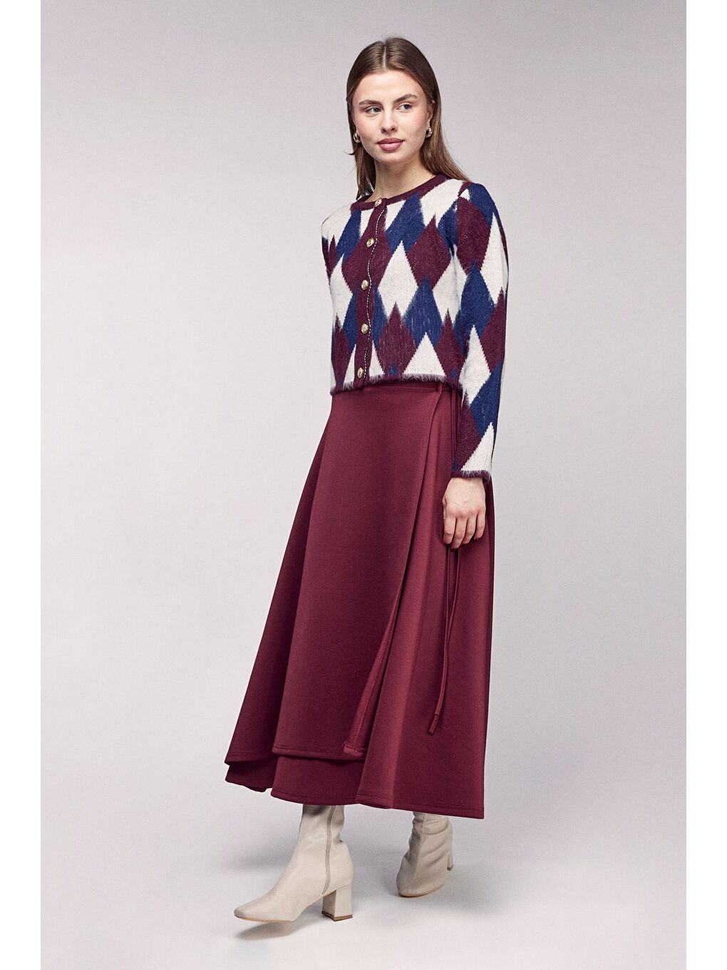 Bordo Yumuşak Dokulu Renk Blok Baklava Desenli Düğmeli Crop Hırka-3