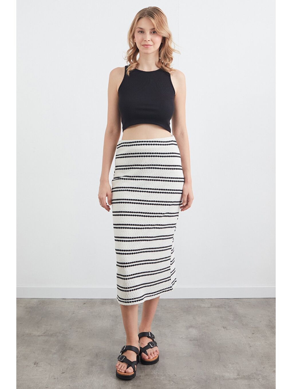 Siyah Çizgili Beli Lastikli Triko Etek