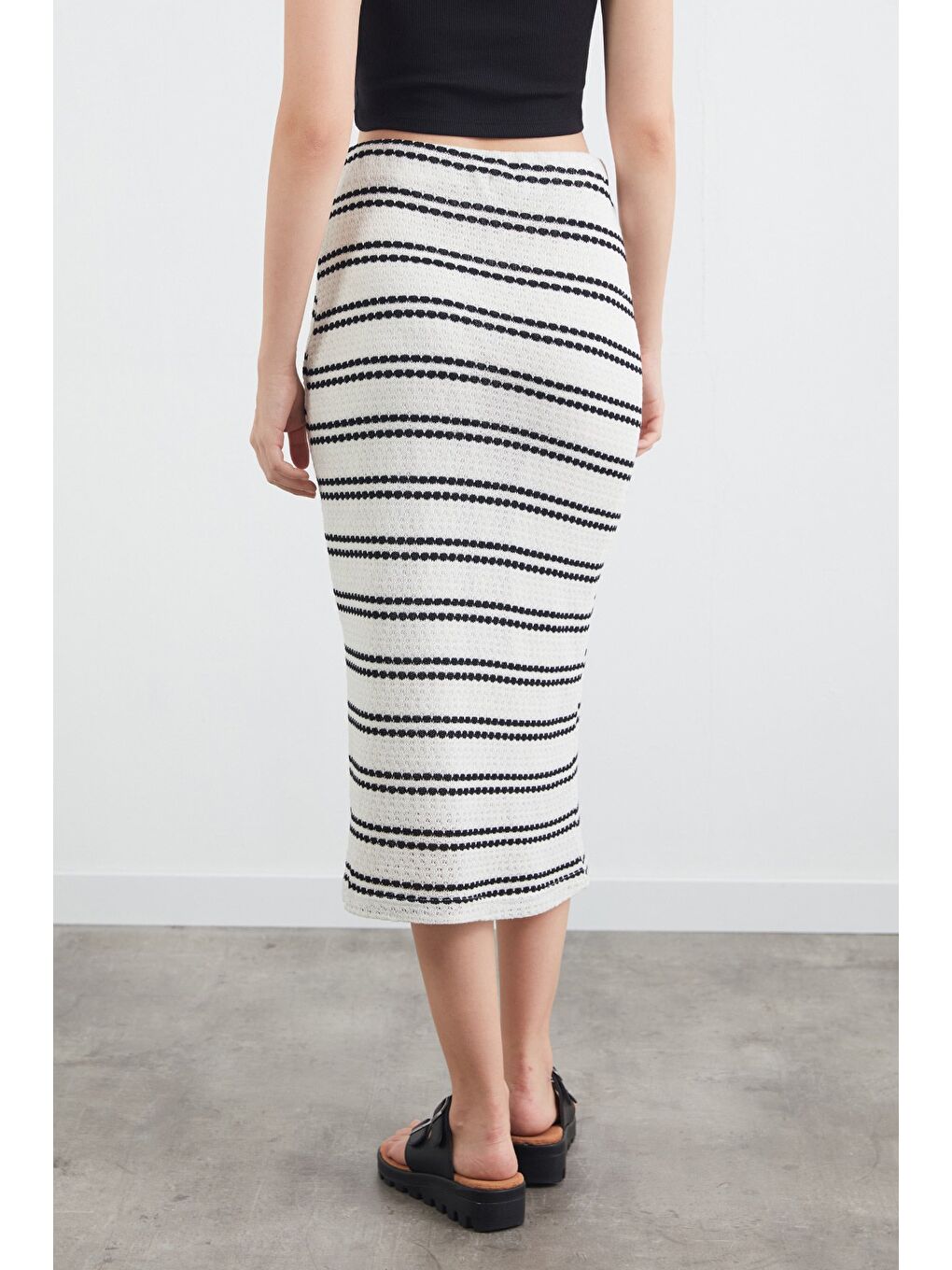 Siyah Çizgili Beli Lastikli Triko Etek-2