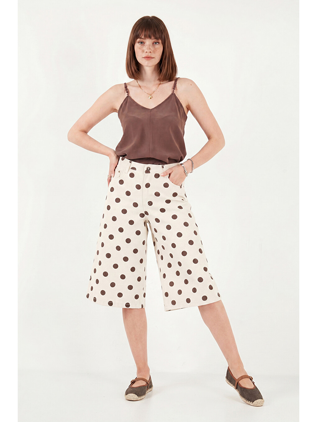 Gri Pamuklu Puantiyeli Relaxed Fit Yüksek Bel Şort 668yp5633-2