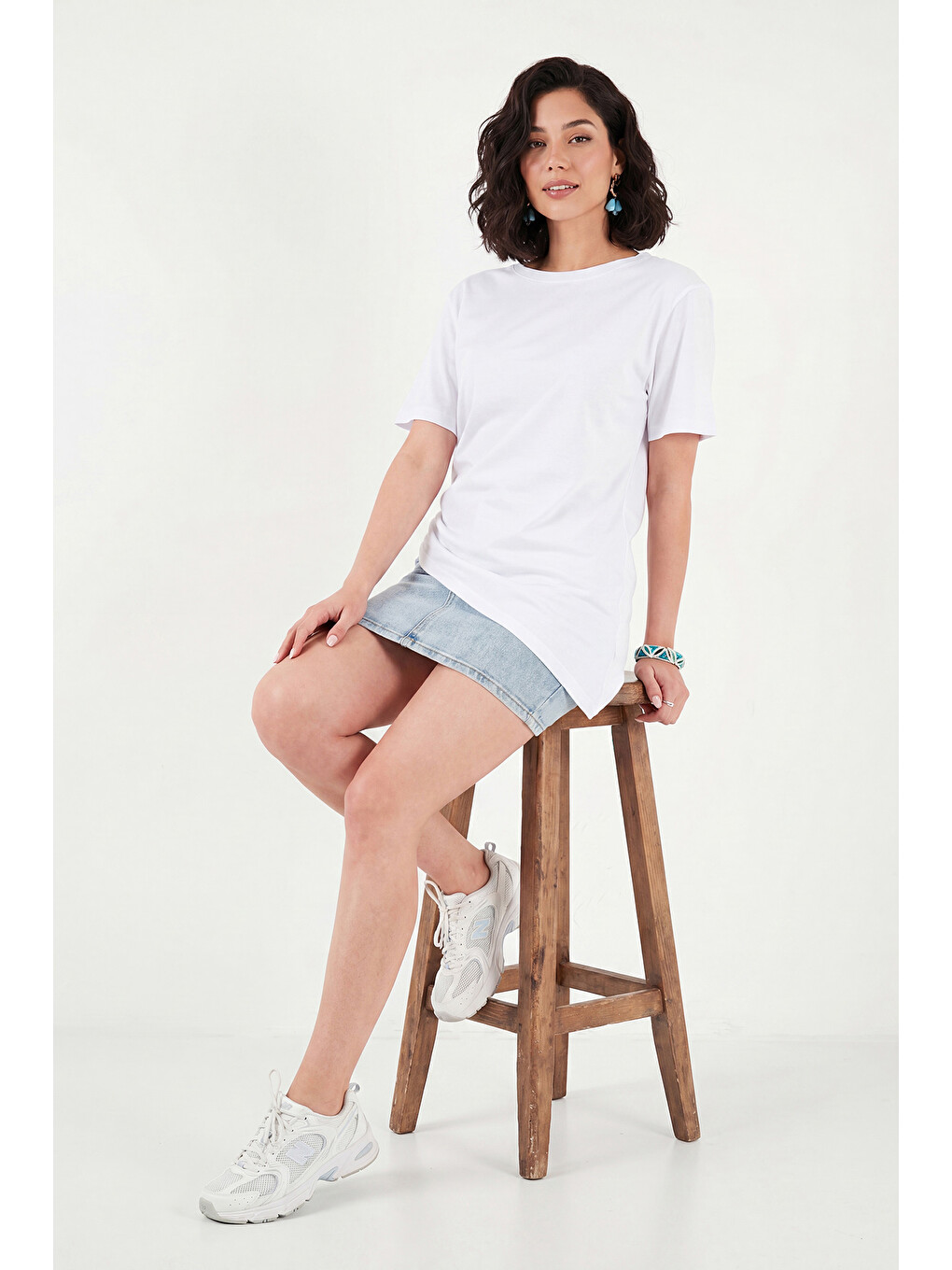 Beyaz Pamuklu Yanı Büzgülü Asimetrik Kesim Bisiklet Yaka T Shirt 5867017-4