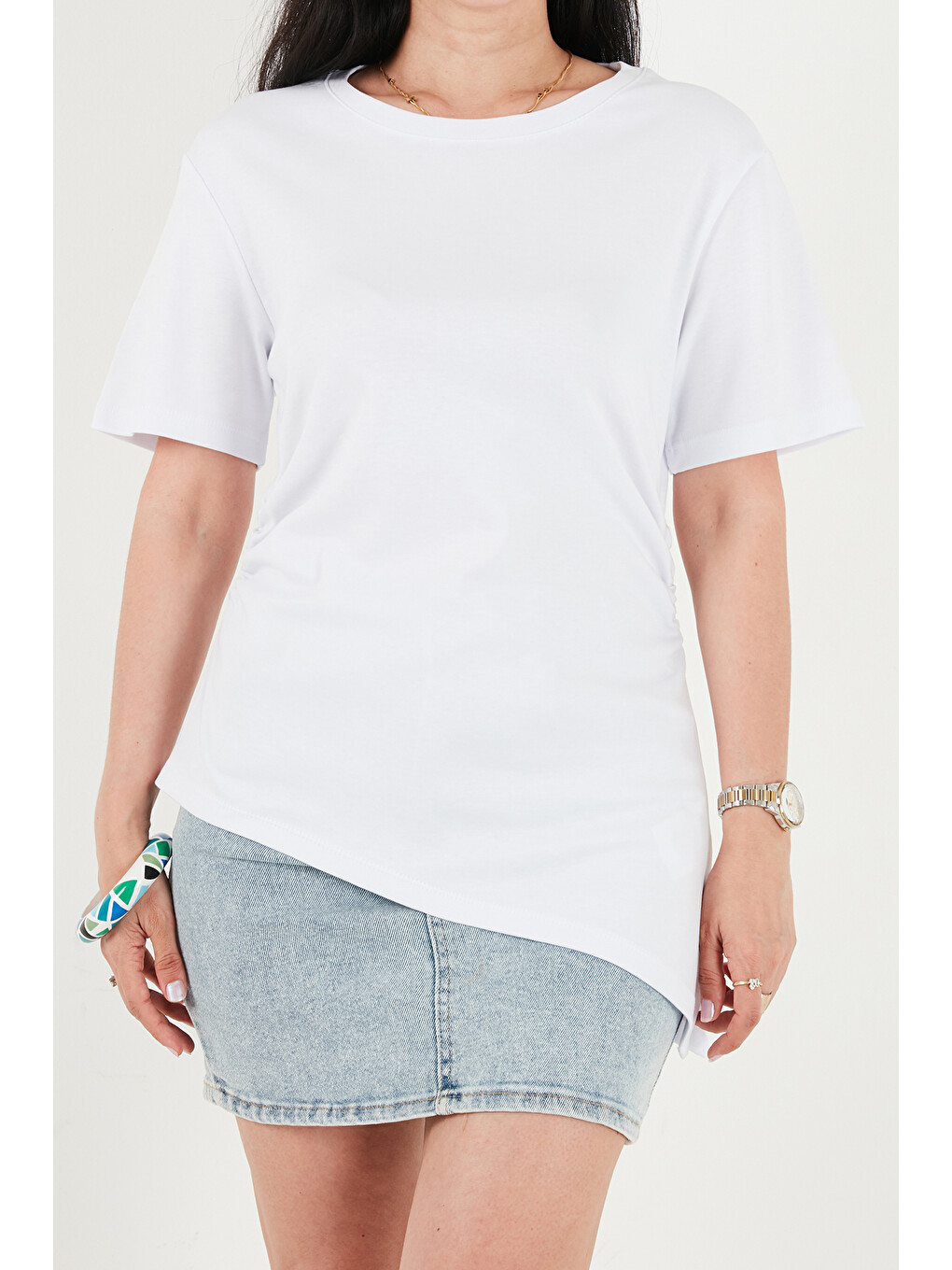 Beyaz Pamuklu Yanı Büzgülü Asimetrik Kesim Bisiklet Yaka T Shirt 5867017-5