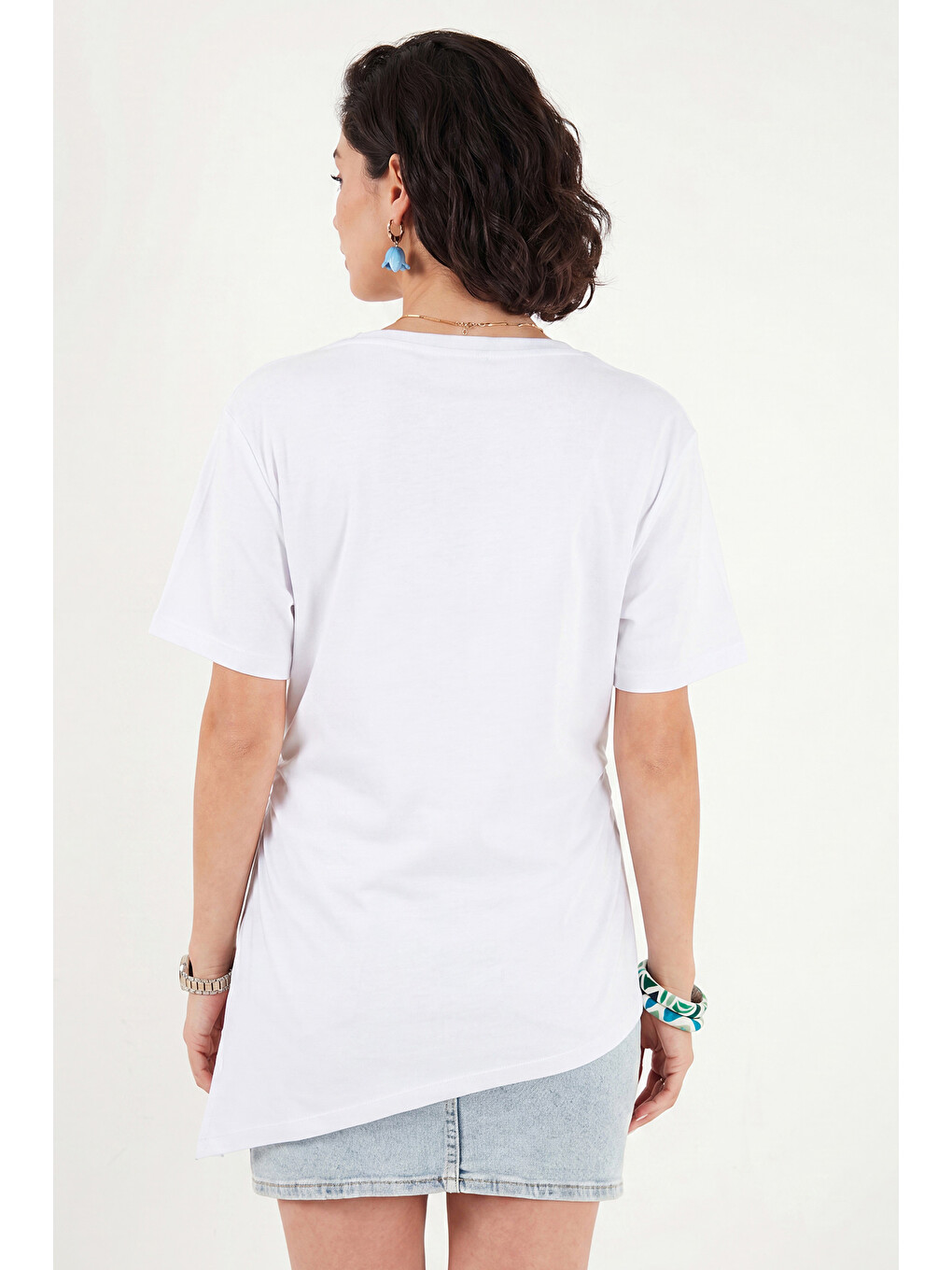 Beyaz Pamuklu Yanı Büzgülü Asimetrik Kesim Bisiklet Yaka T Shirt 5867017-6