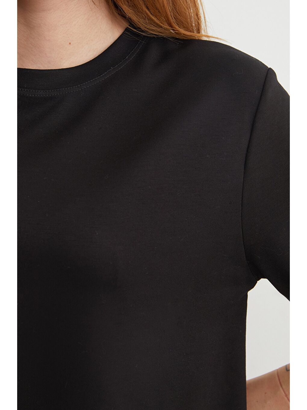 Siyah Basic Bisiklet Yaka Modal Tişört-4