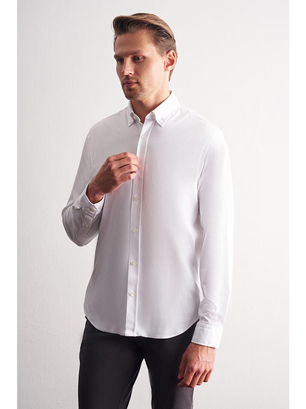 Beyaz Düğmeli Yaka Örme Uzun Kol Performans Ürün Slim Fit %100 Pamuk Gömlek 1004255271-2