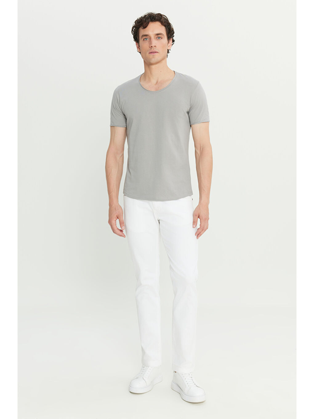 Erkek Gri Standart Fit Normal Kesim Bisiklet Yaka %100 Pamuk Kısa Kollu Tişört-1