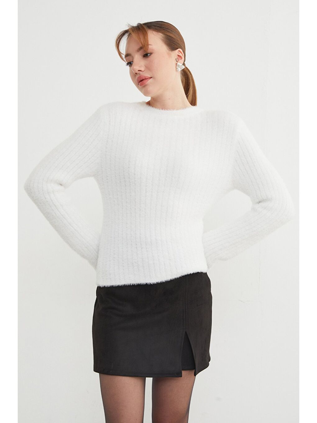 Beyaz Bisiklet Yaka Sakallı Yumuşak Dokulu Kazak-4