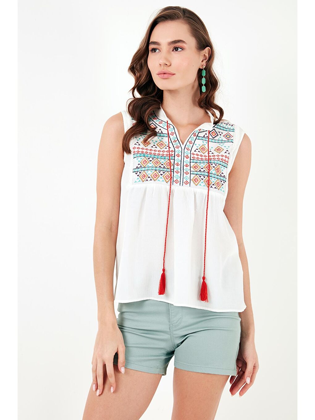 Ekru Pamuklu Regular Fit Nakış İşlemeli Kadın Bluz 611Bz0249-3