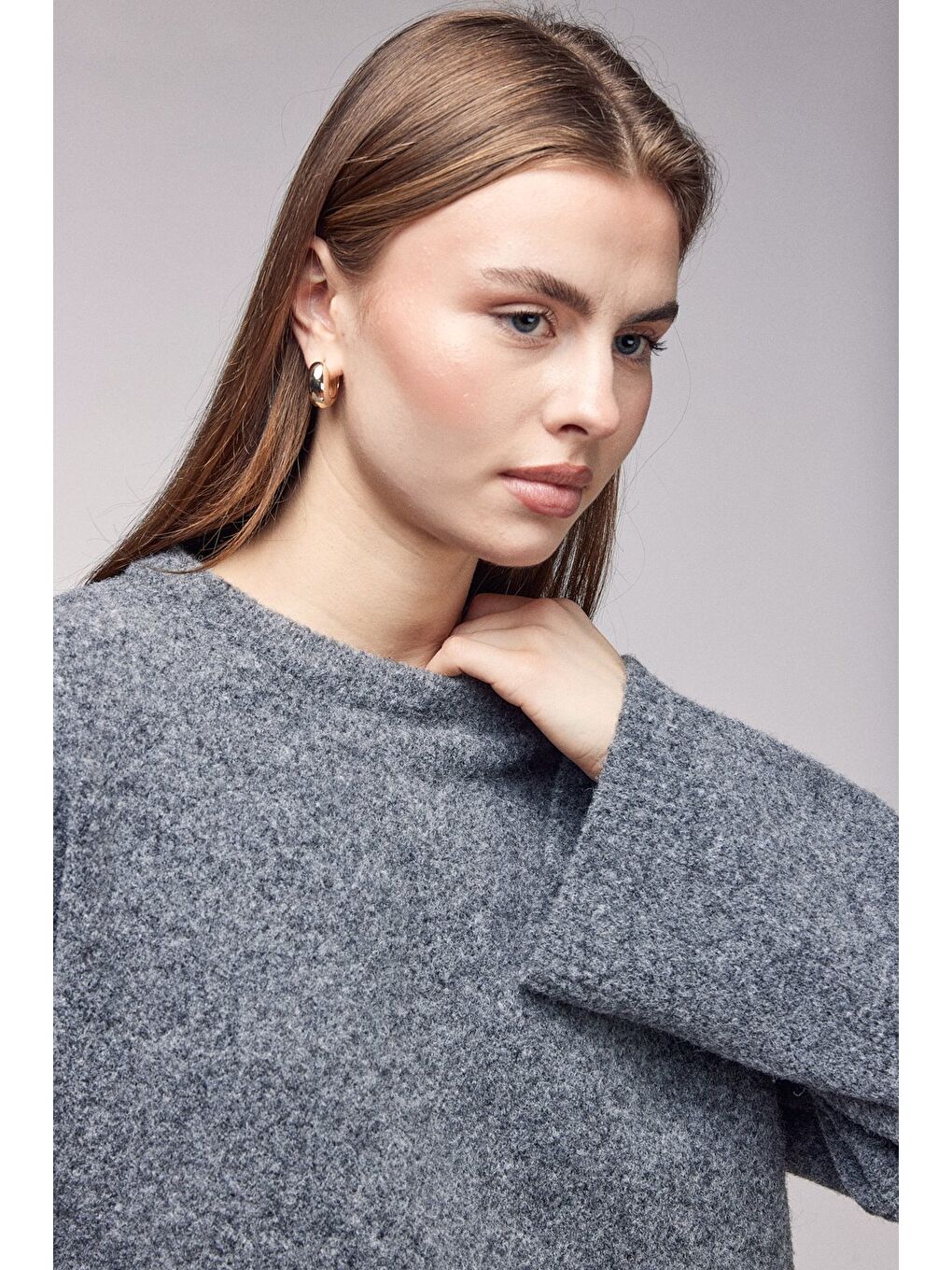 Gri Füme Bisiklet Yaka Oversize Dokulu Triko Kazak - Geniş Kol Detay-4