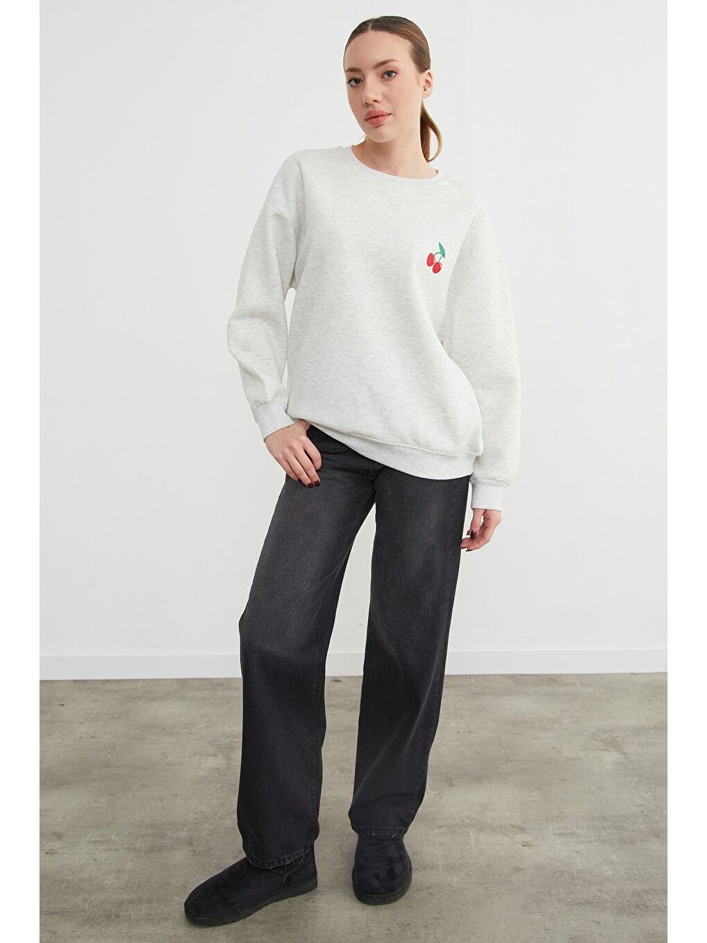 Gri 3 İplik Kiraz Baskılı Oversize Sweatshirt-1