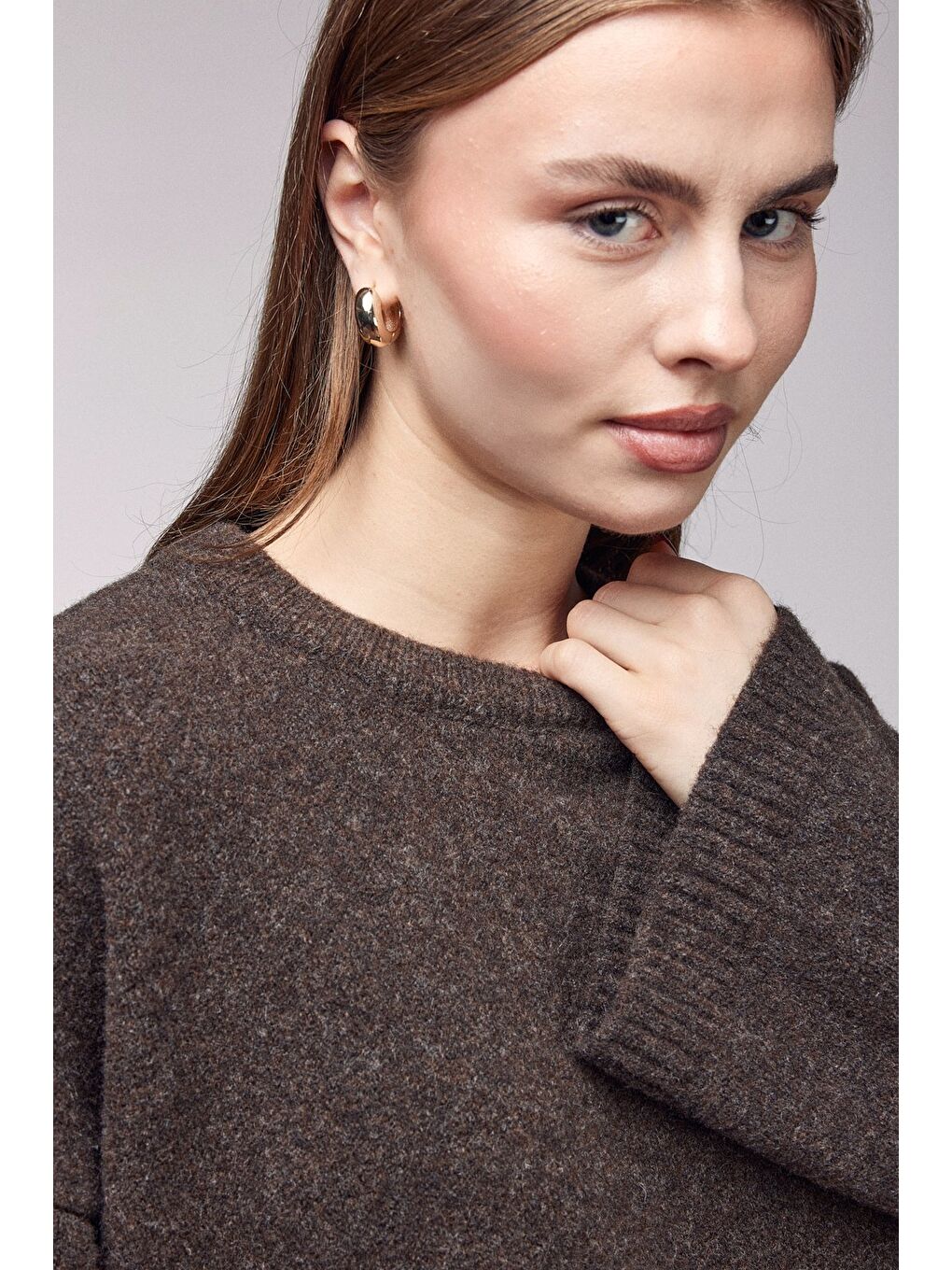 Acı Kahverengi Bisiklet Yaka Oversize Dokulu Triko Kazak - Geniş Kol Detay-4