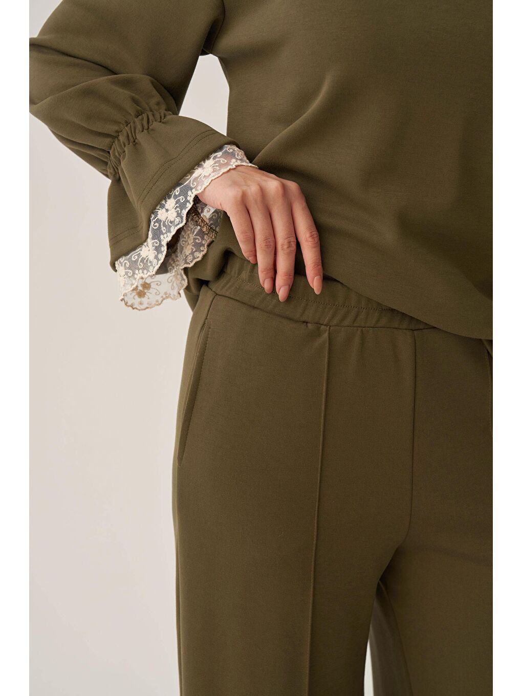 Haki-Yumuşak Dokulu Fisto Garnili Pantolonlu Takım-5