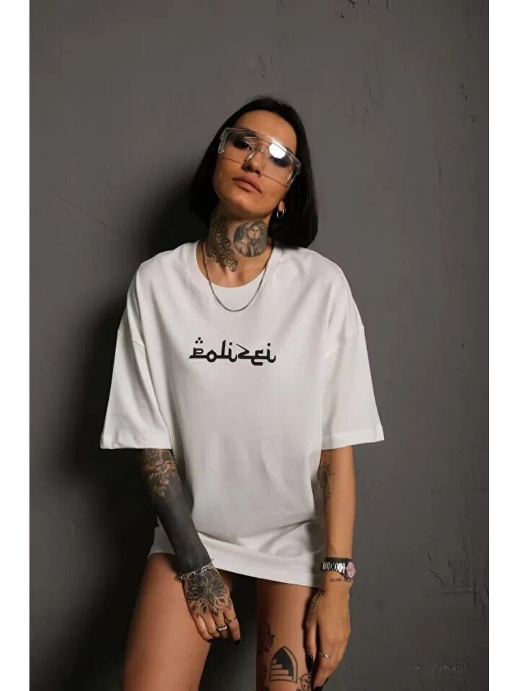 Bisiklet Yakalı Sırt Baskılı Oversize T-Shirt - Beyaz