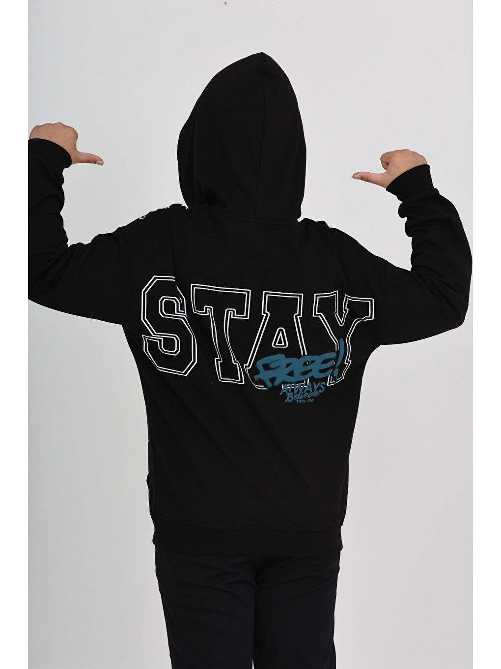 Siyah Erkek Çocuk Stay Baskılı Sweatshirt-3