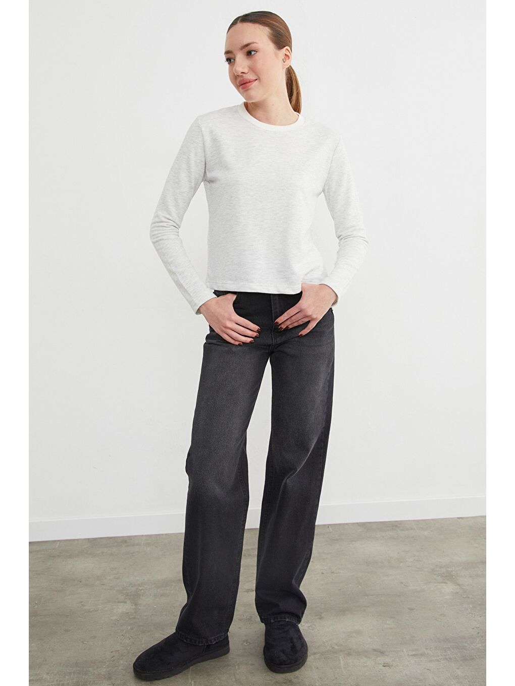 Gri 3 İplik Şardonsuz Yakası Ribanalı Sweatshirt-2